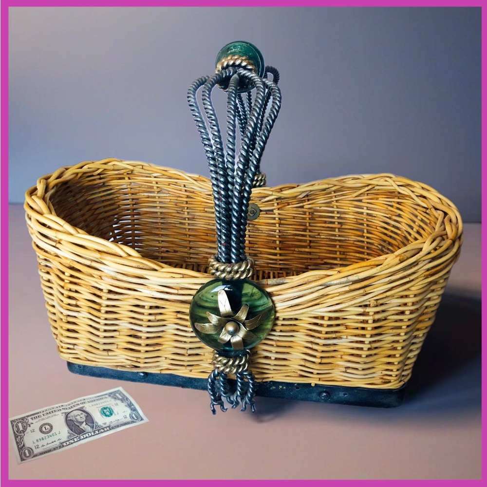 VTG Maitland Smith Wicker Basket 🍐💛🎩